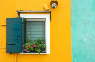 The Perfect Shutter Colors for Your Yellow House: A Complete Guide
